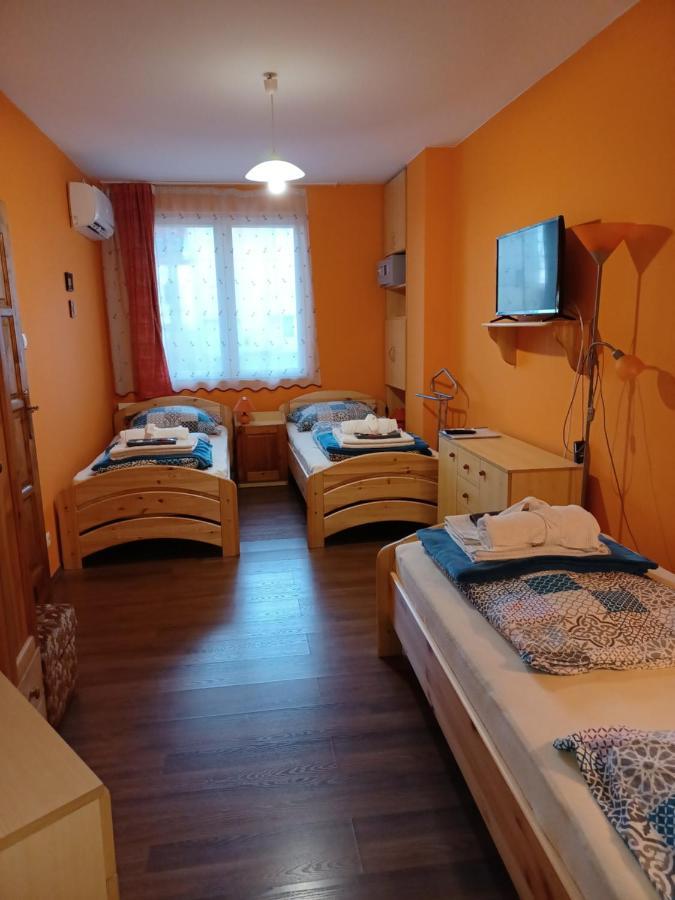 Eva Apartmanhaz Eger Zewnętrze zdjęcie