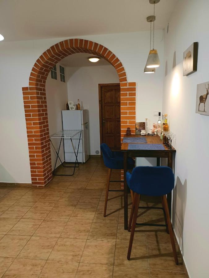 Eva Apartmanhaz Eger Zewnętrze zdjęcie