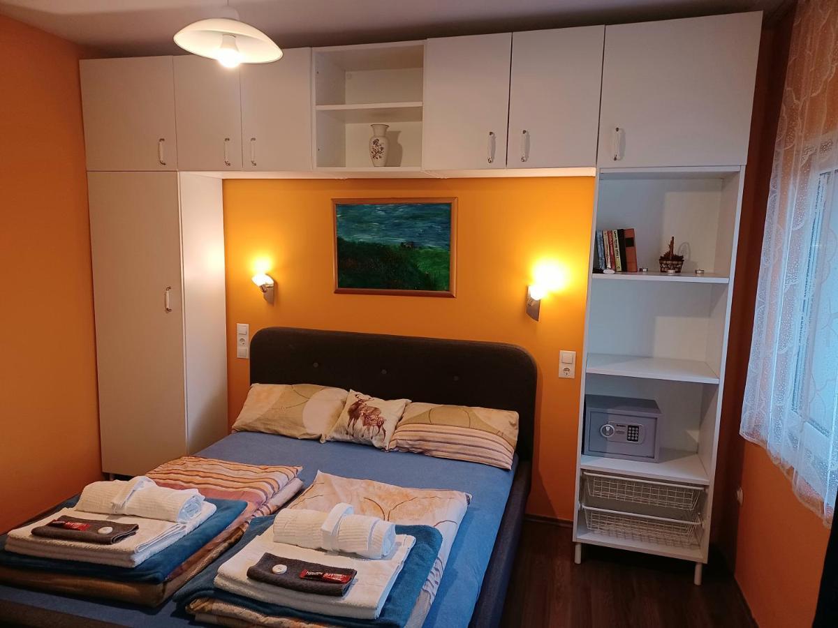 Eva Apartmanhaz Eger Zewnętrze zdjęcie